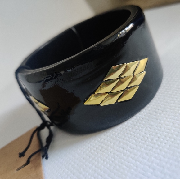 SALE 2/$29 Matt and Nat black and gold lacquer bracelet - Picture 10 of 12